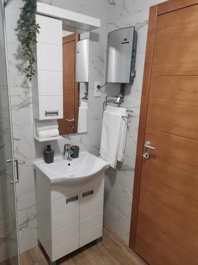 Apartman Kardas Vrnjačka Banja Exteriör bild