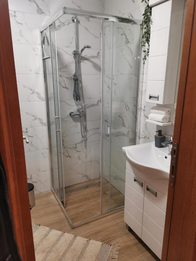 Apartman Kardas Vrnjačka Banja Exteriör bild